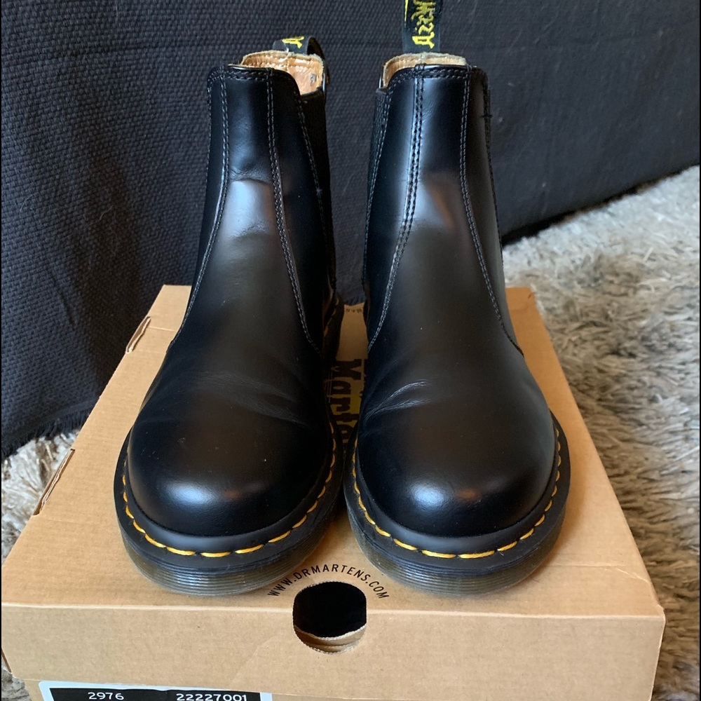 2976 BLACK SMOOTH Dr. Martens